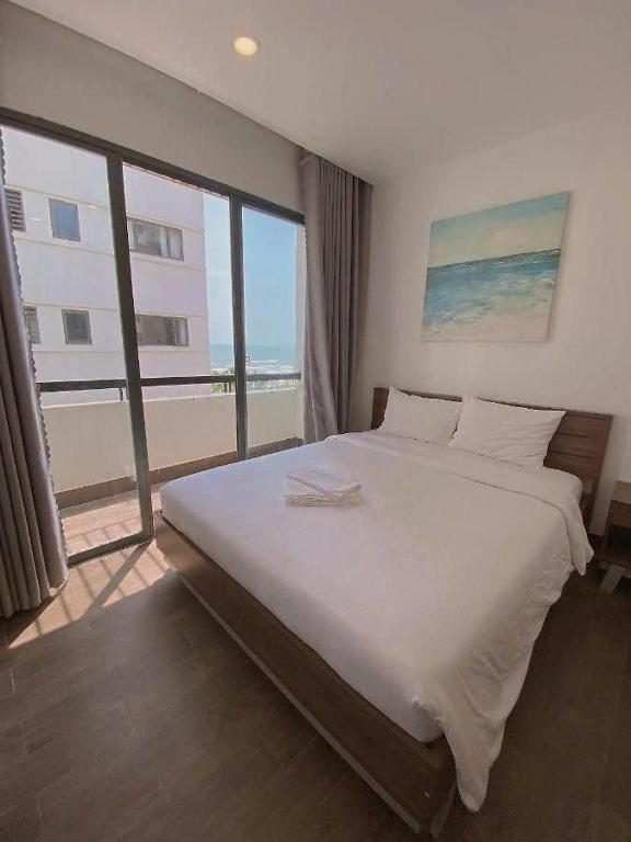 THE LIGHT APARTMENT