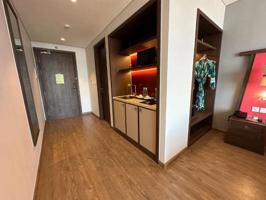 Phòng Có Giường Cỡ Queen Nhìn Ra Hồ Bơi