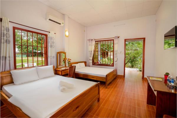 Bungalow Gia Đình Nhìn Ra Vườn