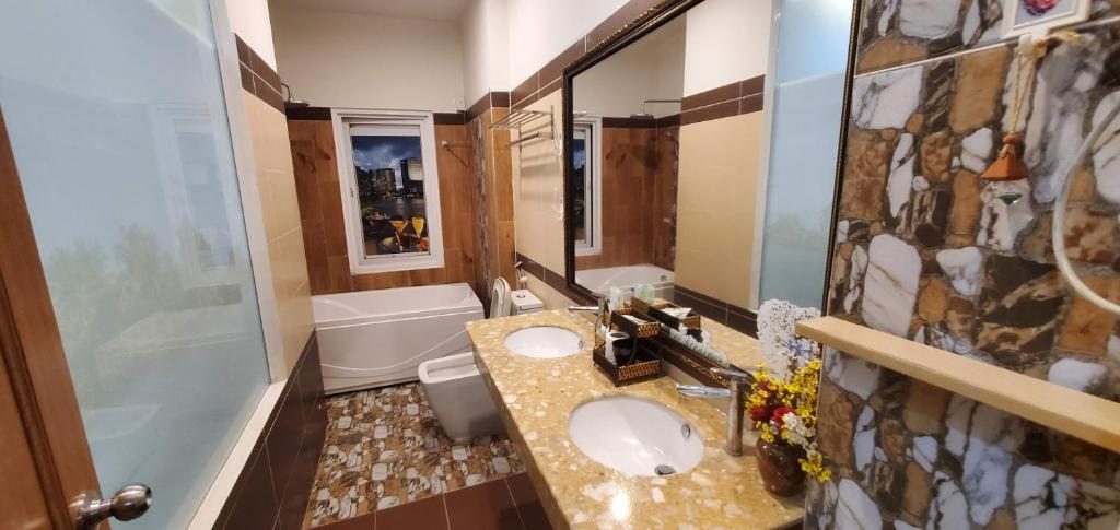 Phòng Giường Đôi Có Bồn Tắm Spa