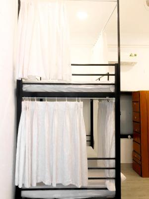 Giường trong Phòng ngủ tập thể cả Nam và Nữ 4 Người