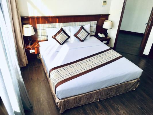 Phòng Senior Deluxe Giường Đôi