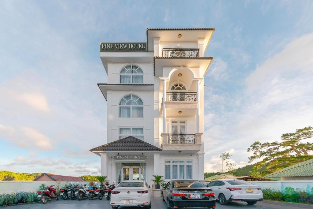 PINE VIEW Hotel Dalat