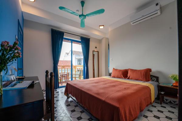 Phòng Deluxe Giường Đôi Có Ban Công