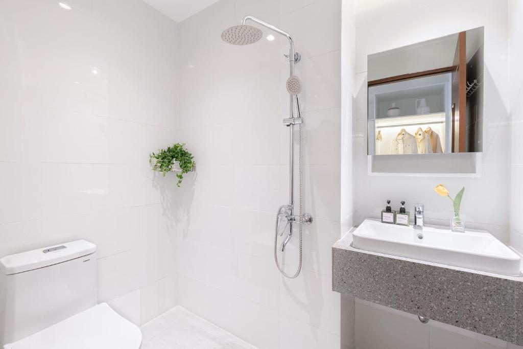 Phòng Deluxe Giường Đôi Có Ban Công