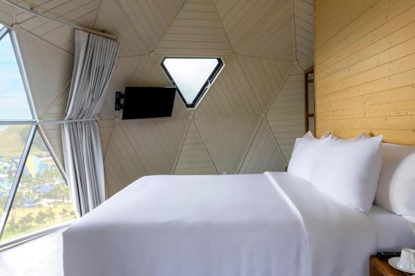 Diamond Bungalow Double