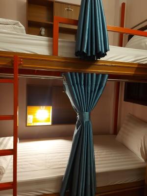 Giường Trong Phòng Ngủ Tập Thể 10 Giường Cho Cả Nam Lẫn Nữ