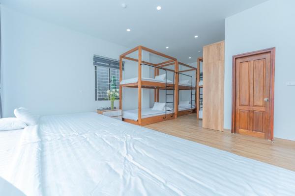 Phòng Ngủ Tập Thể Cho Cả Nam Và Nữ