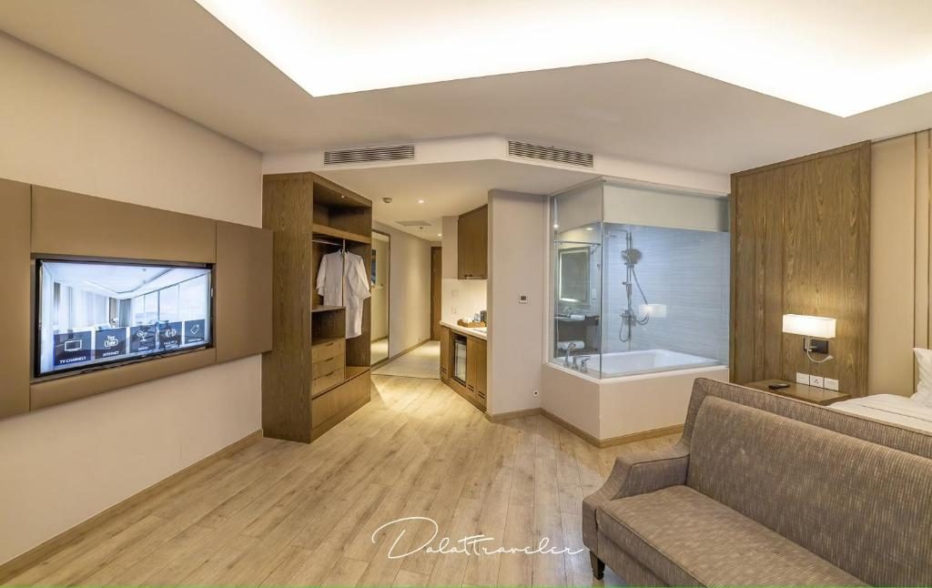 Panorama Beachfront Nha Trang by LYN Condotel