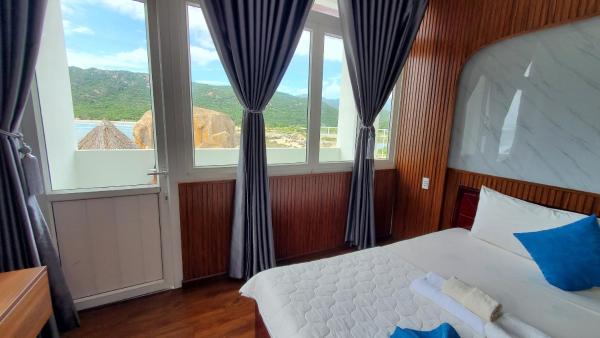 Phòng Deluxe Giường Đôi Với Ban Công và Tầm Nhìn Ra Biển