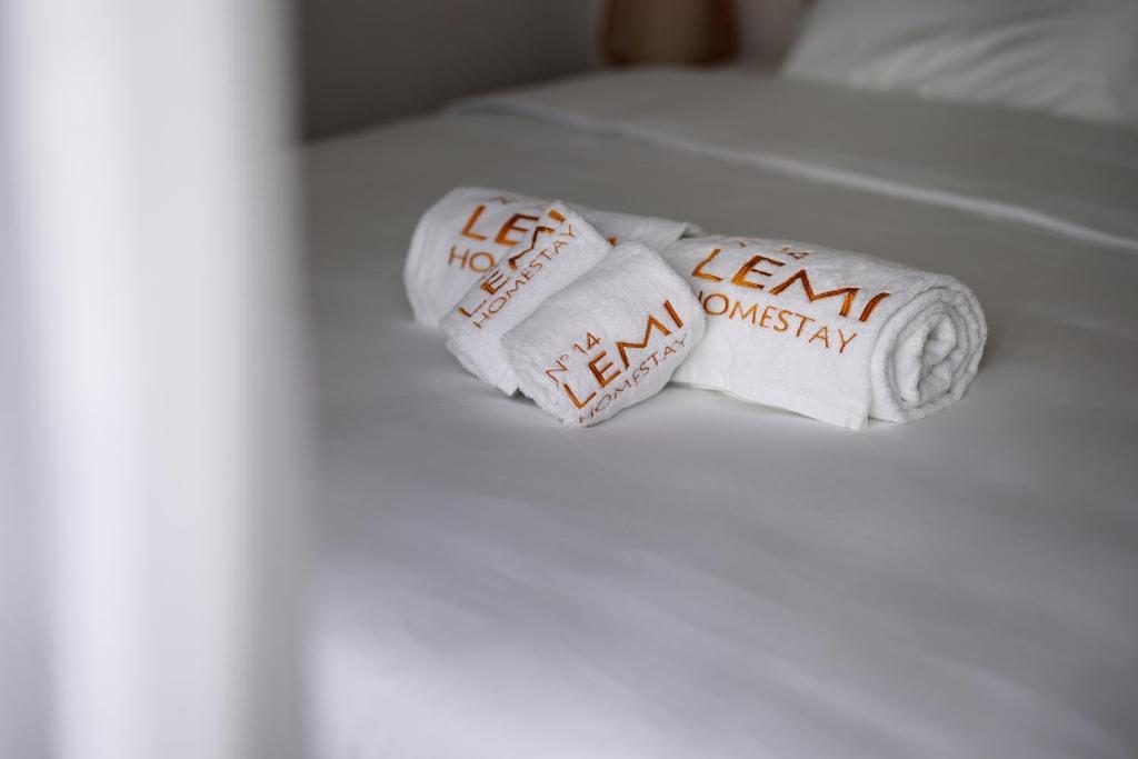 Phòng Deluxe Giường Đôi Có Ban Công