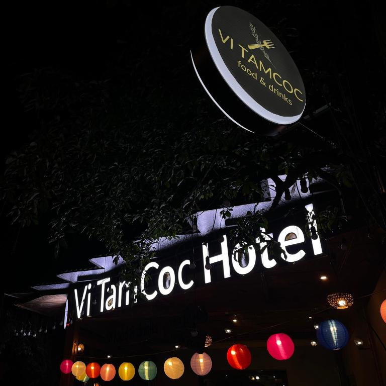 Phòng 3 Người Nhìn Ra Núi