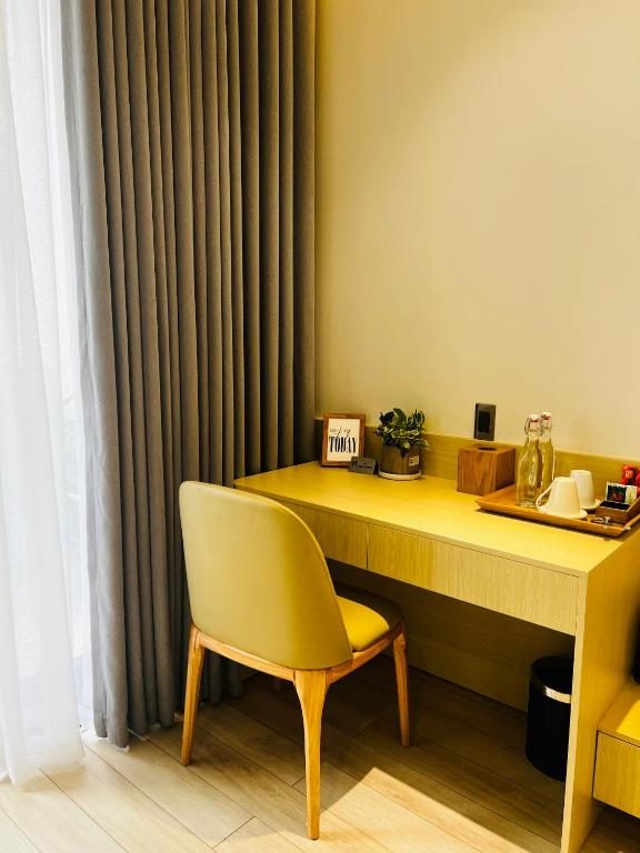 Phòng Deluxe Giường Đôi Có Ban Công