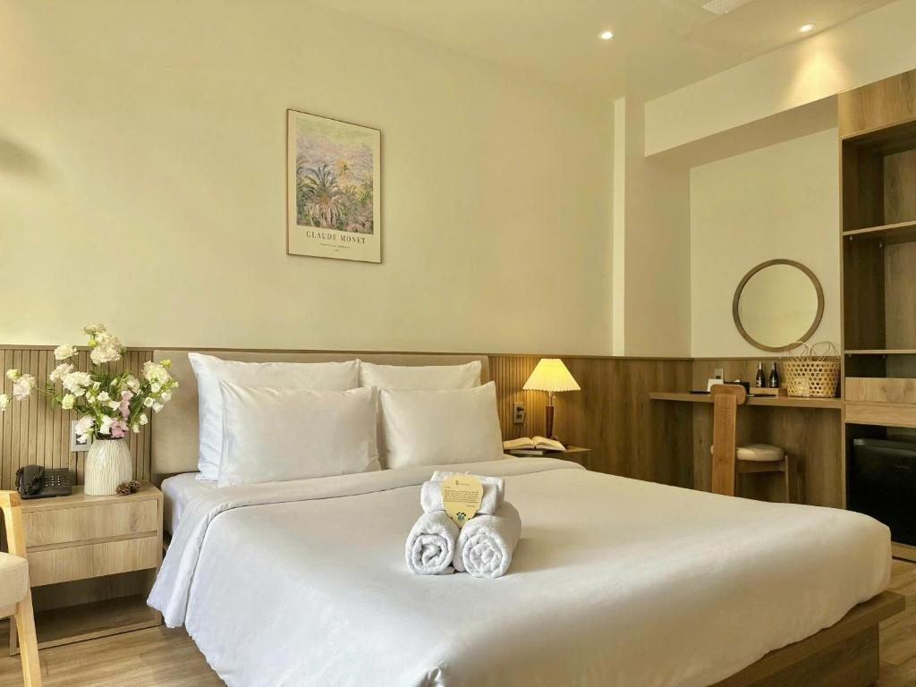 Phòng Deluxe Giường Đôi Có Ban Công