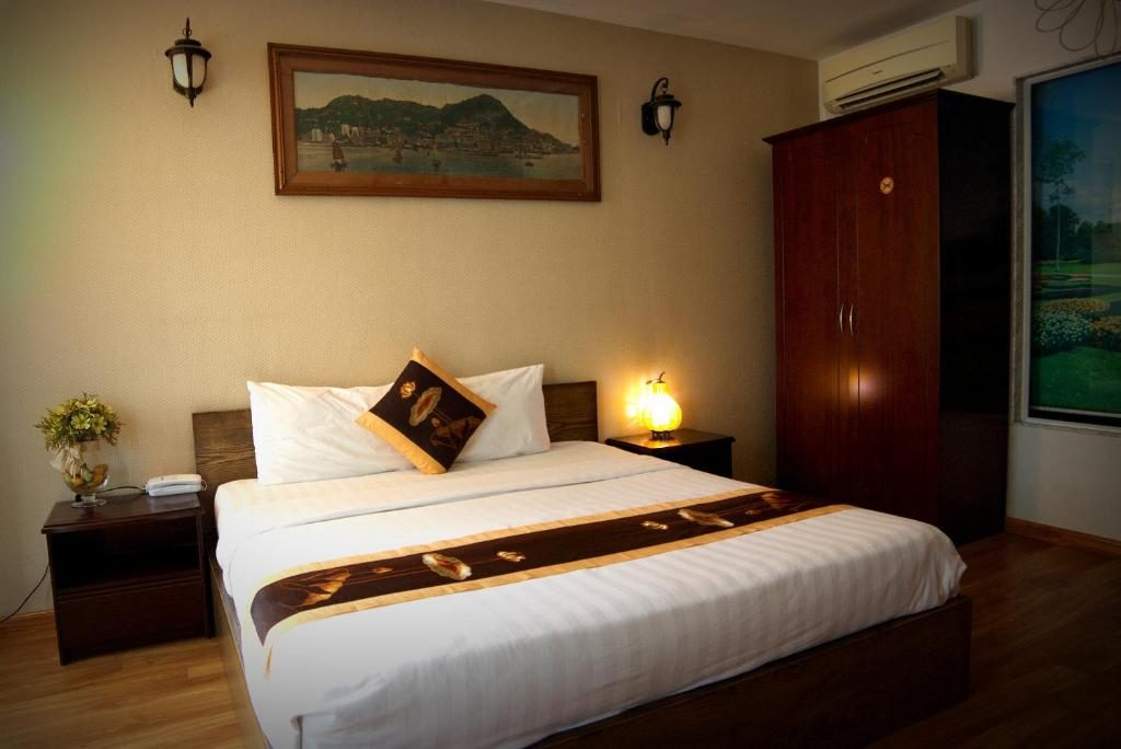 Phòng Deluxe Giường Đôi Có Ban Công