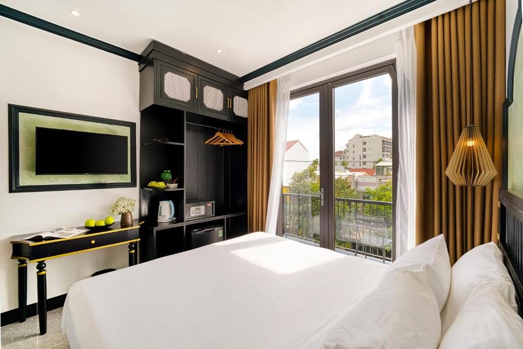 Phòng Deluxe Giường Đôi Có Ban Công