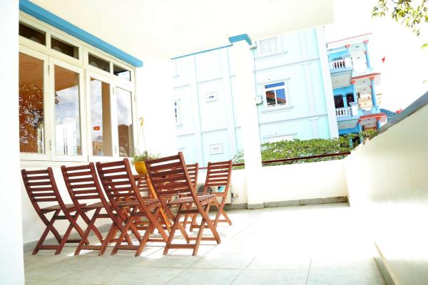 Phòng gia đình với phòng tắm riêng.