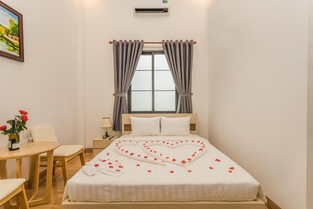 Phòng Giường Đôi Nhìn Ra Hồ Bơi