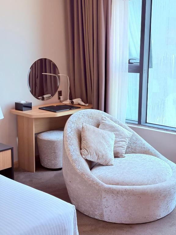 Phòng Deluxe Giường Đôi Nhìn Ra Thành Phố