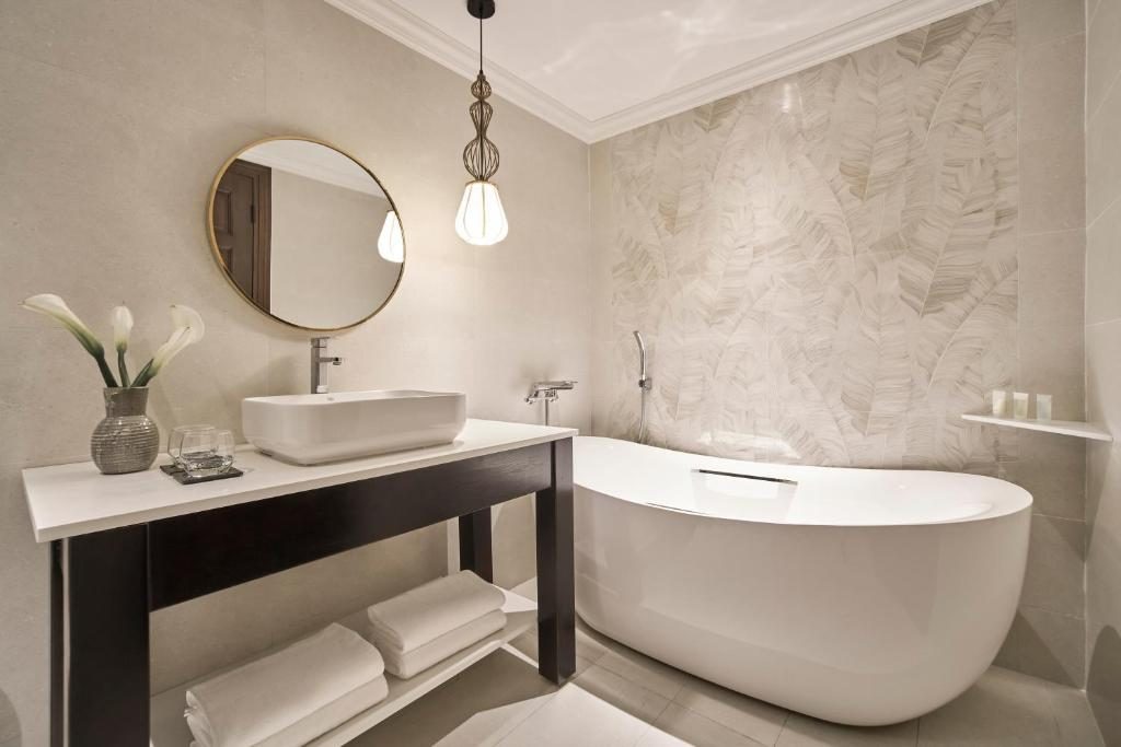 Phòng Deluxe Giường Đôi Có Bồn Tắm