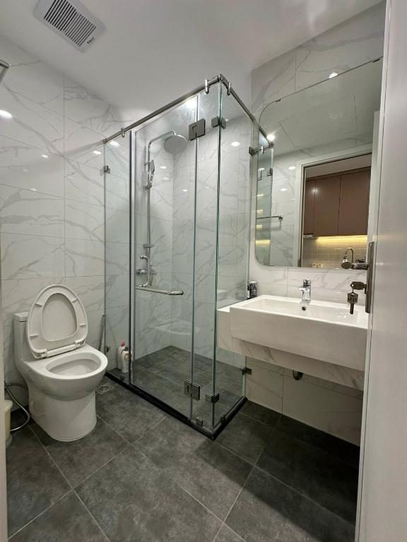 Studio Apartment with King Bed
