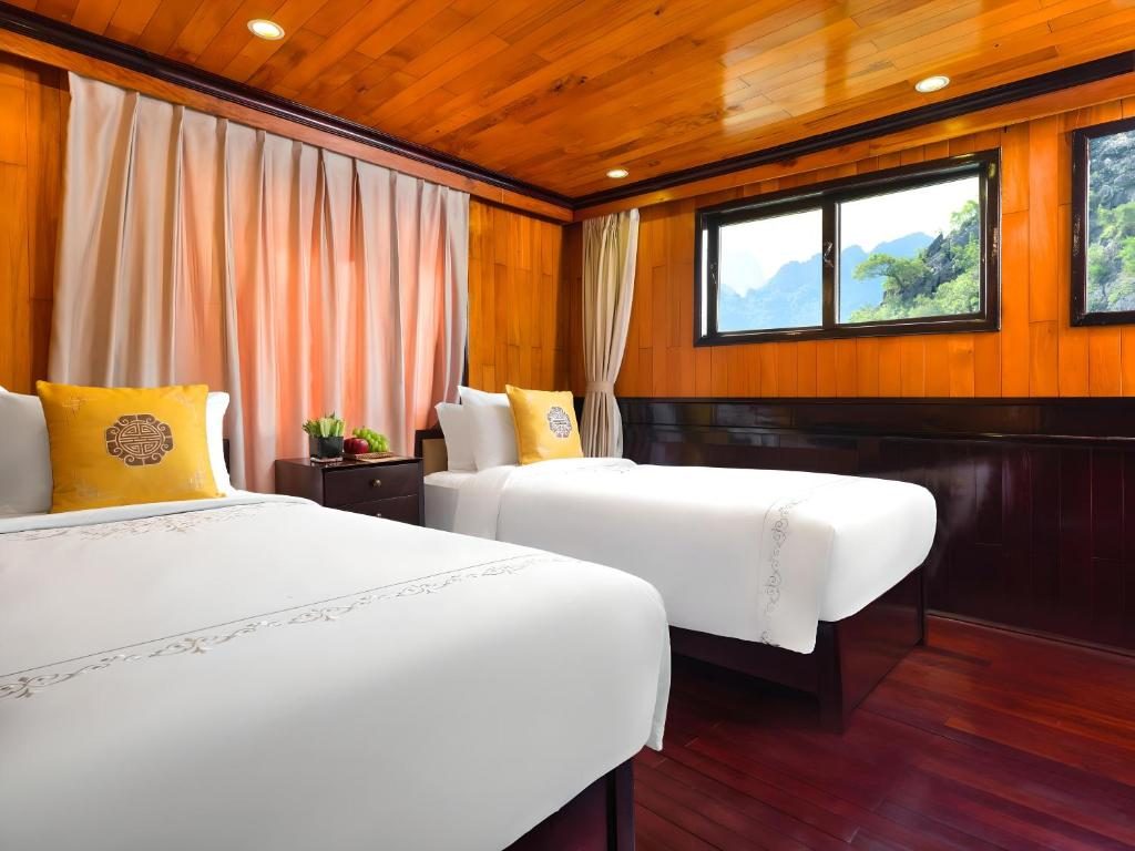 Family Connecting Deluxe Cabin with Ocean View