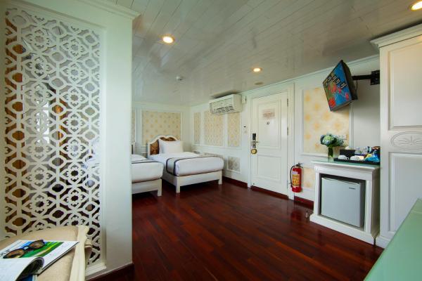 Suite Junior với Bể sục – 2 Ngày 1 Đêm