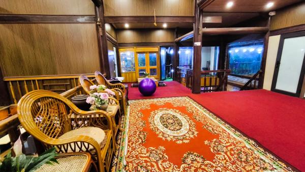 Phòng ngủ Tập thể 8 Giường cho cả Nam và Nữ