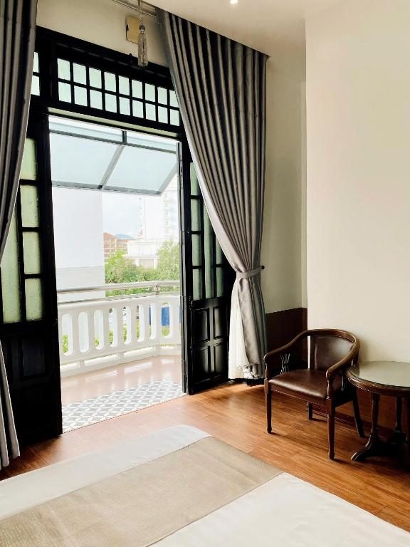 Phòng Giường Đôi Có Ban Công