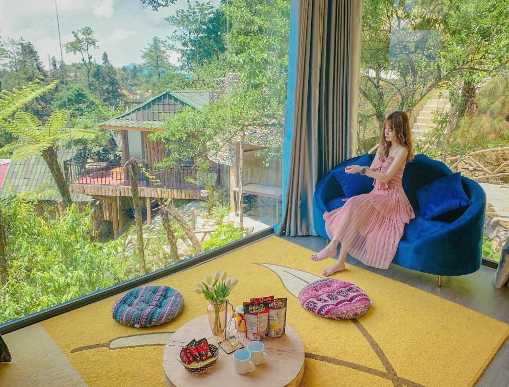 Phòng Deluxe Giường Đôi Có Ban Công