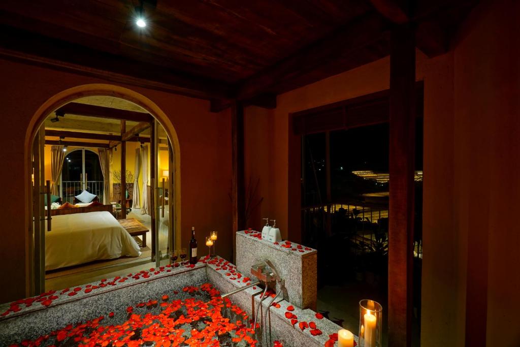 Suite Có Giường Cỡ King Và Bồn Tắm Spa