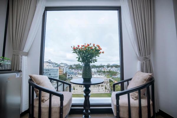 Suite Nhìn Ra Thành Phố