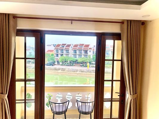 Phòng Có Giường Cỡ King Nhìn Ra Hồ Nước