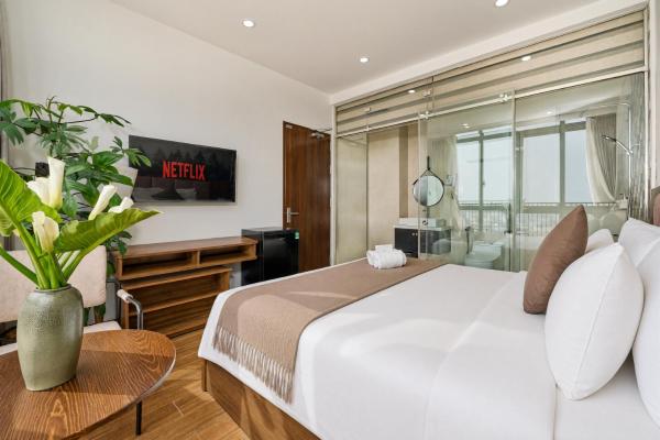 Phòng Deluxe Giường Đôi Có Ban Công
