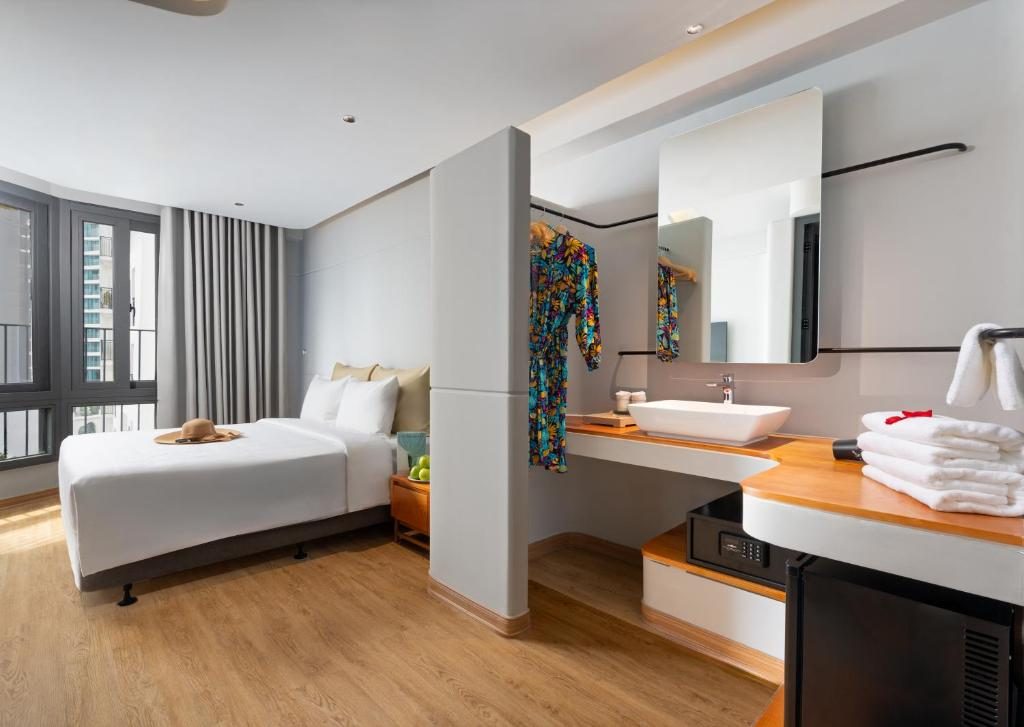 Senior Deluxe Double/ Twin room window sea view