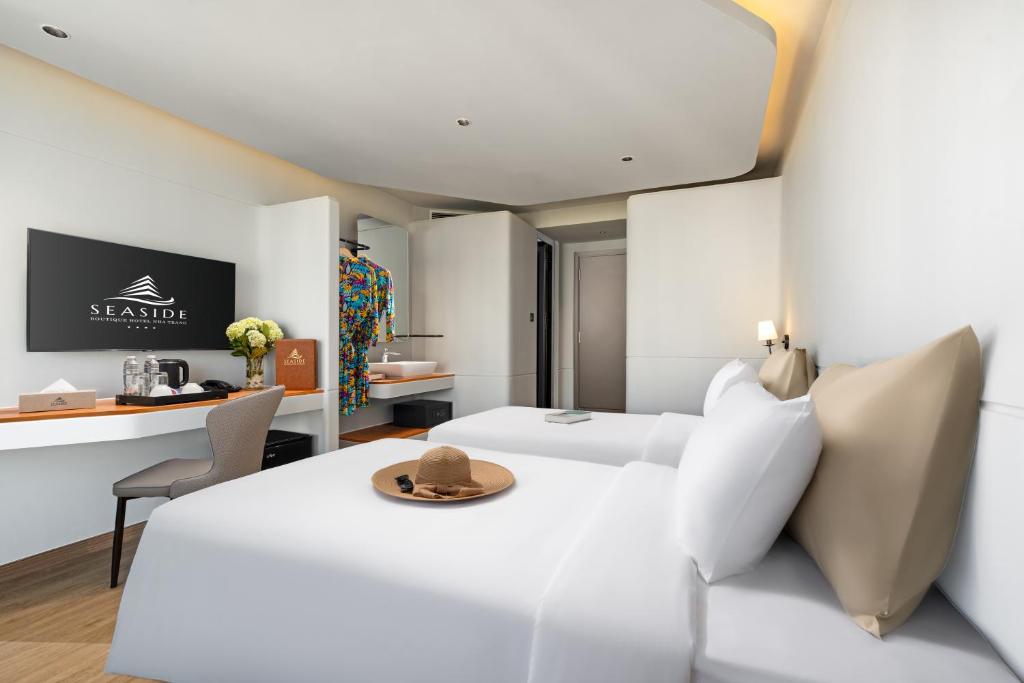 Premier Double / twin with balcony Sea view