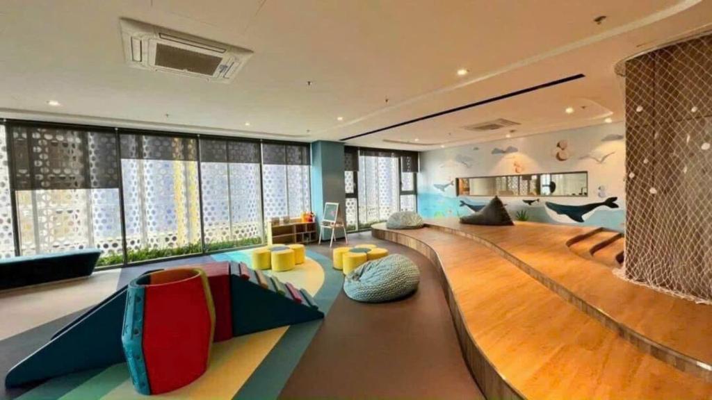 Two-Bedroom Deluxe Apartment with Garden View