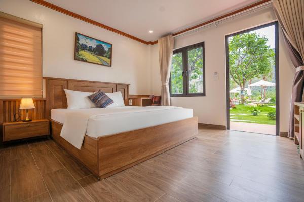 Phòng Có Giường Cỡ Queen Nhìn Ra Hồ Bơi
