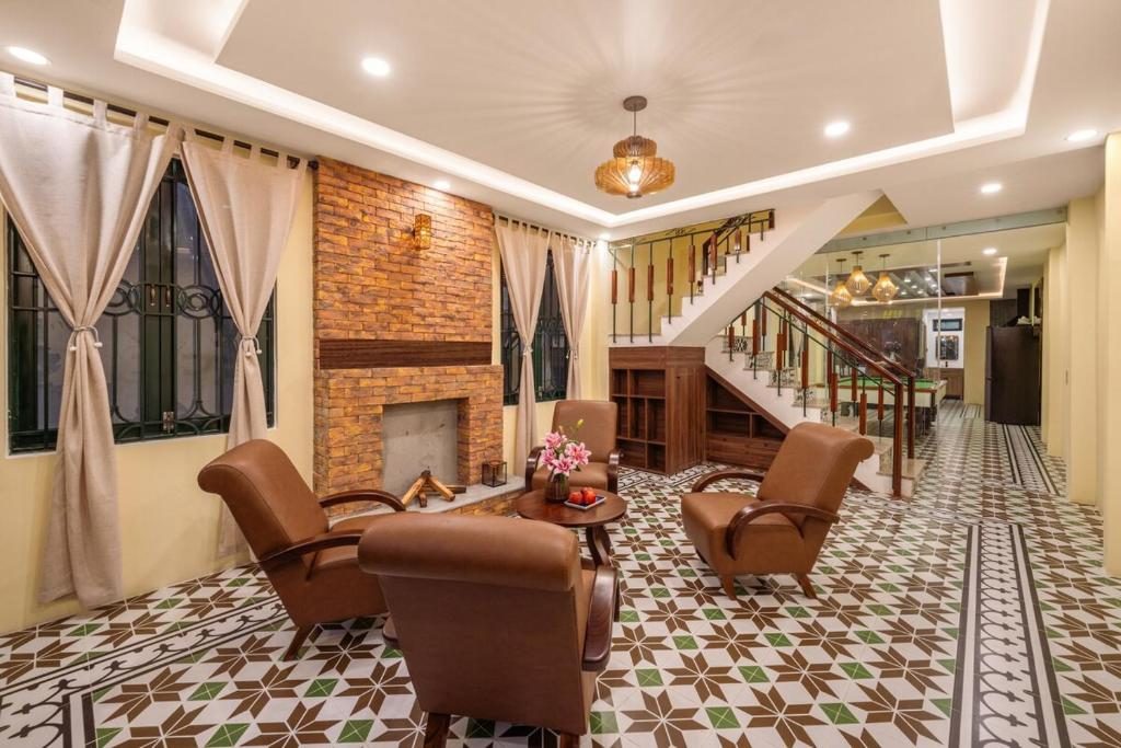 Goldland villa – 4BR 5BTH sauna & jacuzzi, billiard 5′ My Khe beach