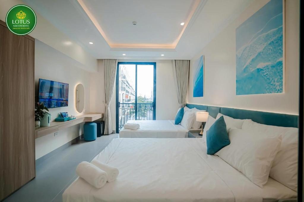 Phòng Deluxe Giường Đôi Có Ban Công