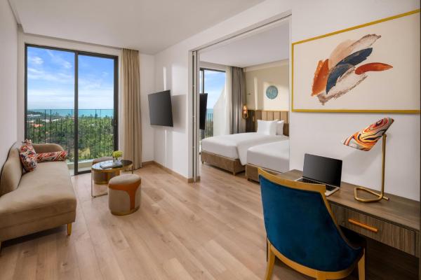Two-Bedroom Family Ocean View