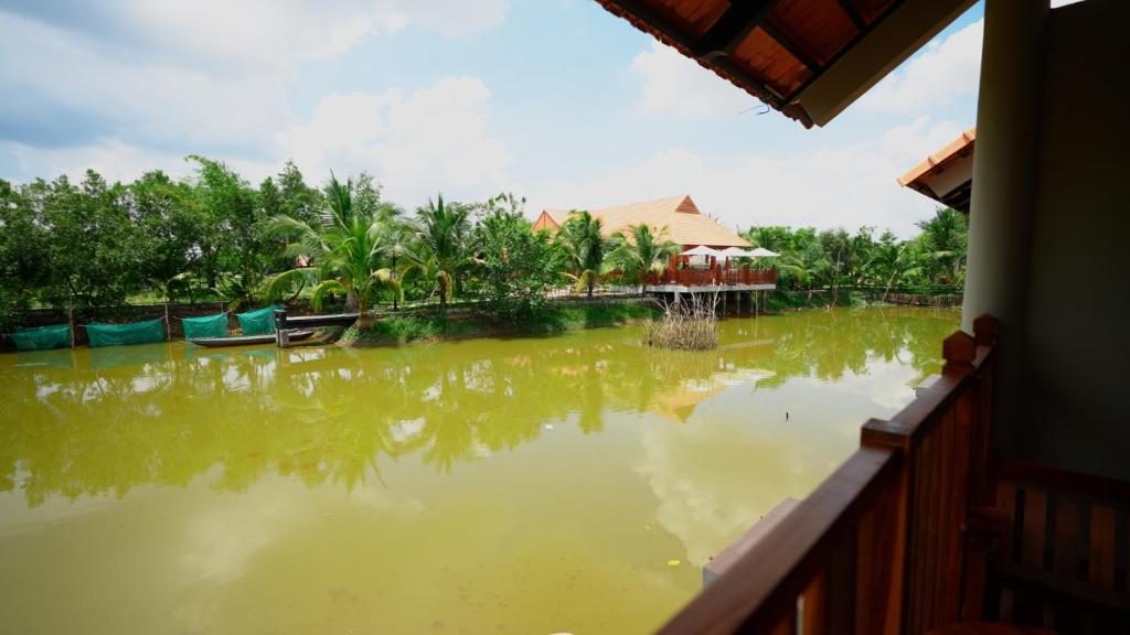 Phòng Giường Đôi Nhìn Ra Hồ Nước