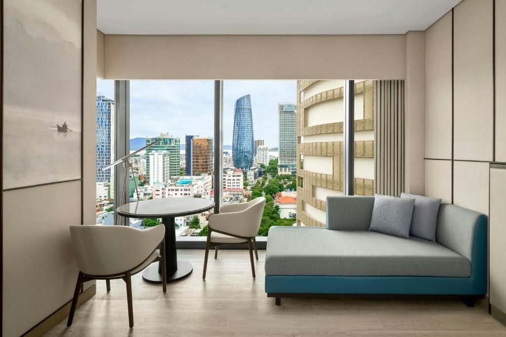 Executive Corner King Room with City View