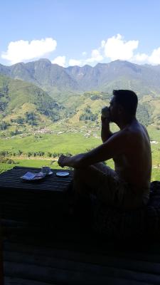 Suite nhìn ra núi