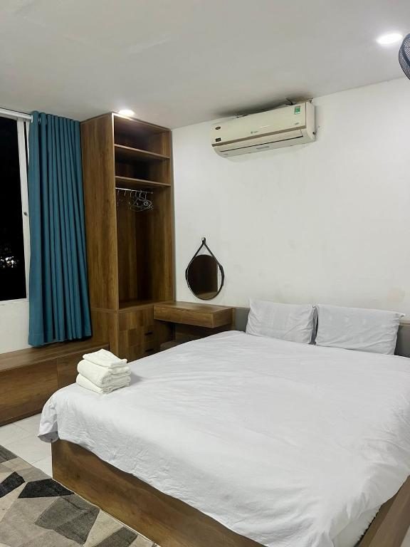 Modern Double Room with City View – 5mins to BuiVien Street, BenThanh market