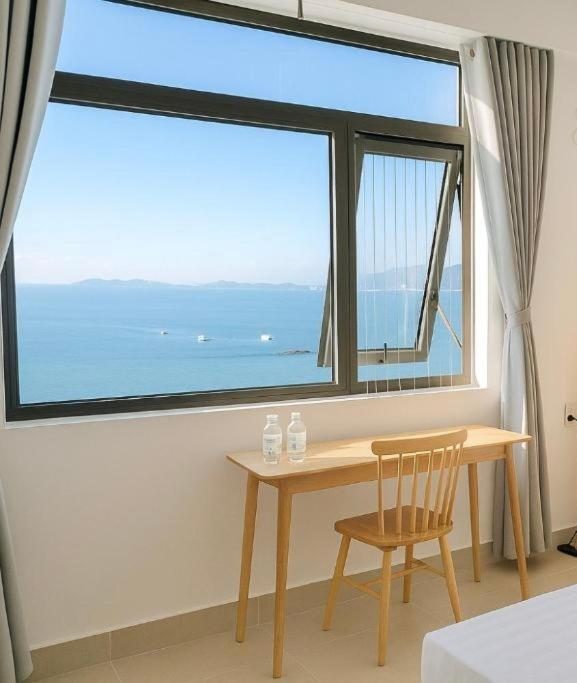 Napoleon Seaview Apartments Weekly & Monthly Deals