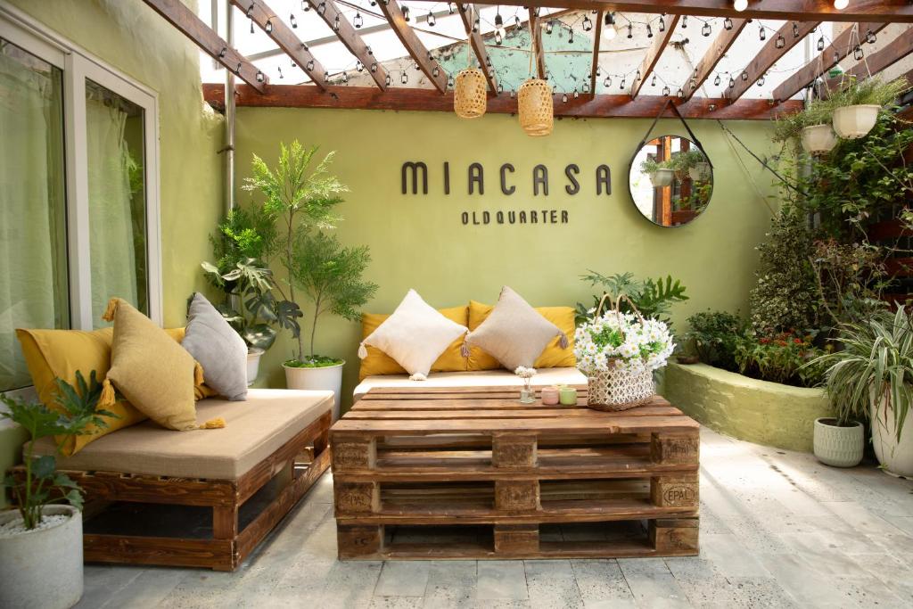 MiaCasaOldQuarter – 3 Beds – Netflix-Big Balcony