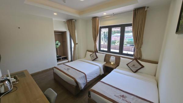 Phòng 2 giường đơn có ban công