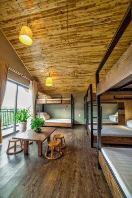 Giường Tầng Trong Phòng Ngủ Tập Thể Cho Nam Và Nữ