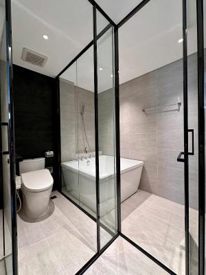 Căn hộ 2 Phòng ngủ có Ban công và Sân hiên